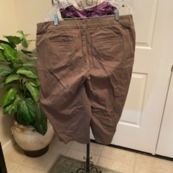 Bermuda shorts - Picture 3 of 3